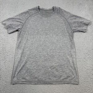 Lululemon Metal Vent Shirt Mens L Grey Short Sleeve Live in Practice Gym Workout